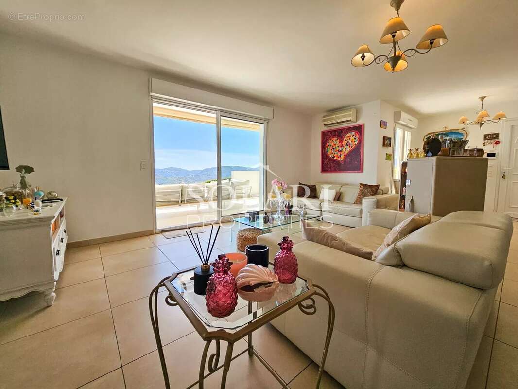 Villa avec piscine à débordement et vue panoramique sur la mer - photo 8