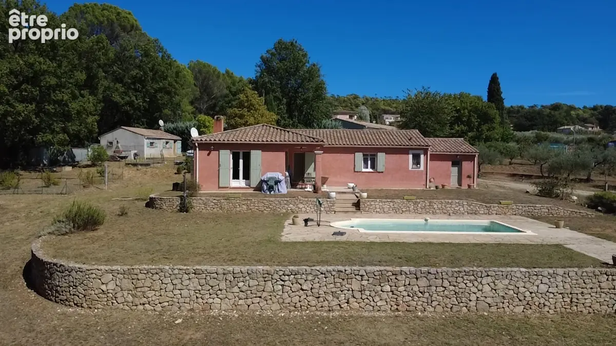 Maison 6 pièces à vendre à Villecroze avec vue campagne et piscine - photo 3