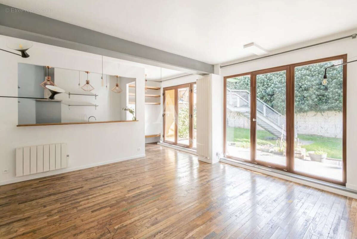 Appartement à IVRY-SUR-SEINE