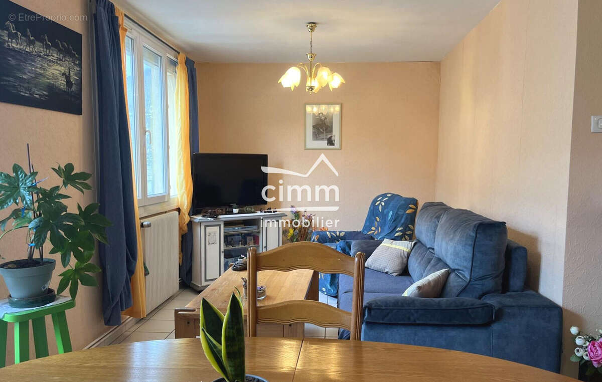 Appartement à FONTAINE