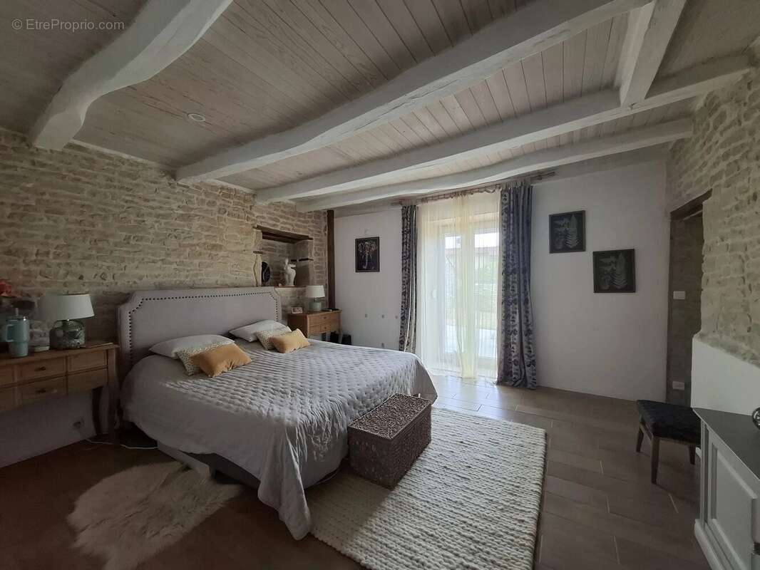 Maison à PAIZAY-LE-CHAPT