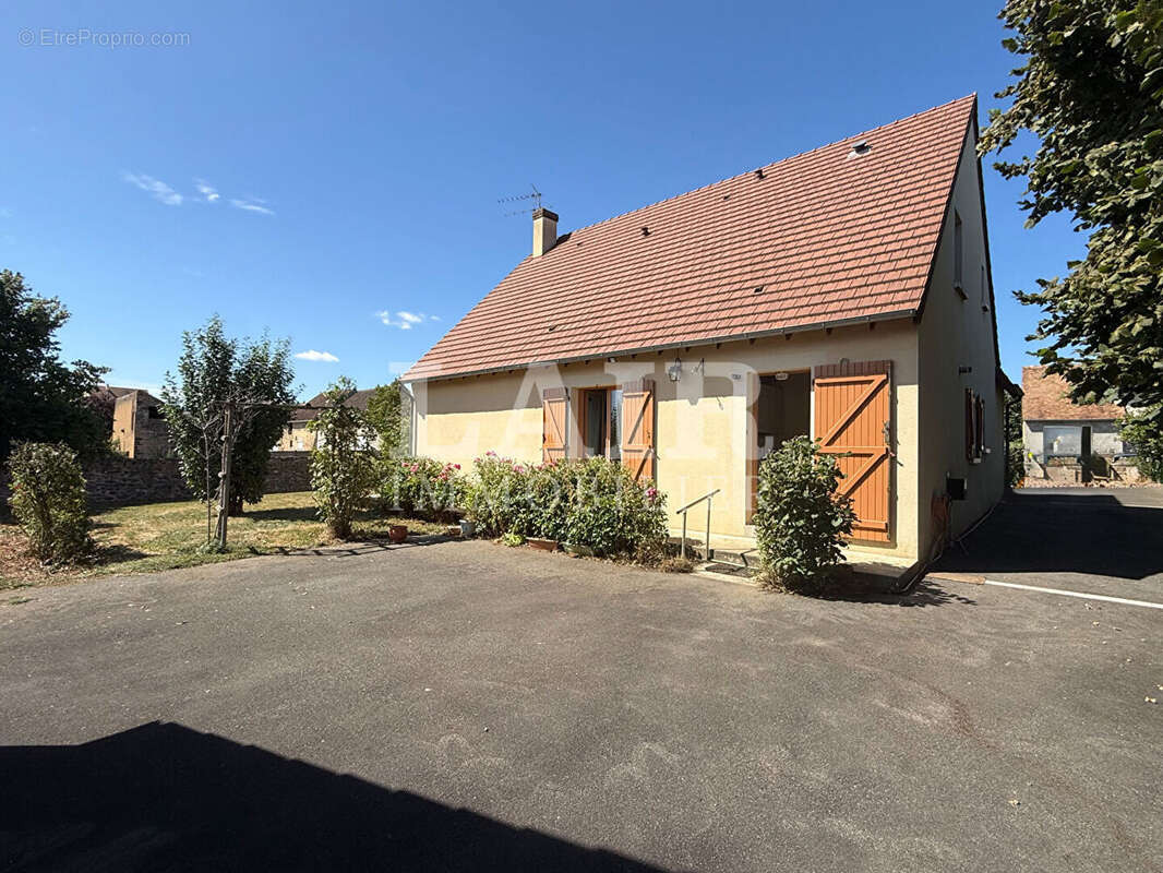 Maison familiale de 165 m² avec jardin, double garage et vie de plain-pied réf: F15552 - photo 12