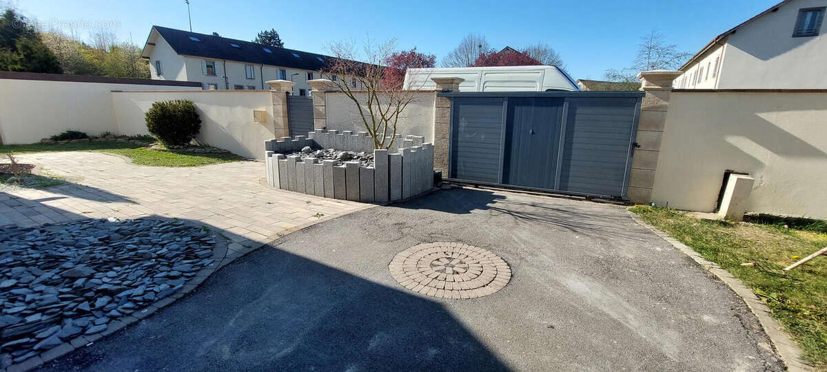 20250411_170607 - Maison à ELOYES