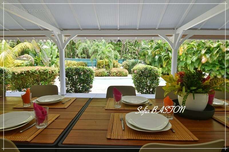 Sainte-Anne Plage – Villa T7 de 220 m²hab.+ 231m2 de terrasses - Piscine - bungalows annexes– Terrain 1 409 m² – Martinique (972 - photo 7