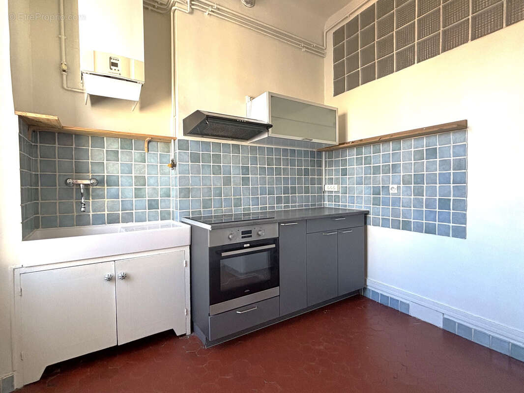Appartement à MARSEILLE-1E