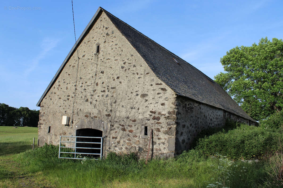Maison à ANGLARDS-DE-SALERS