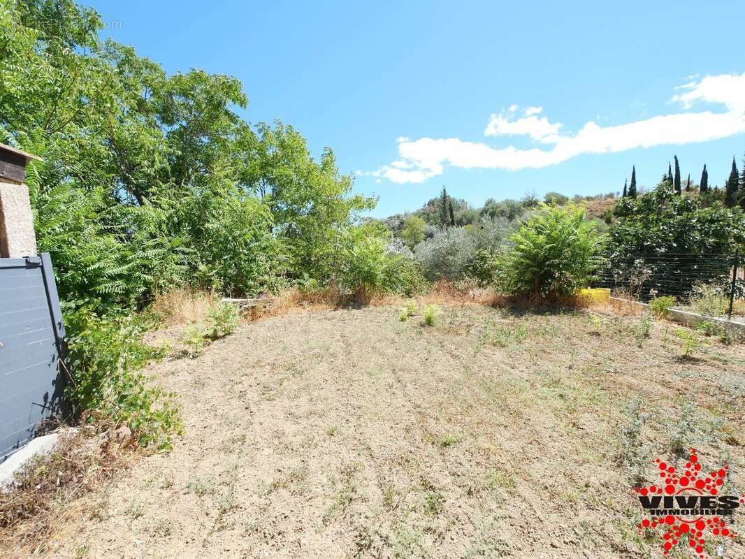 Bâtisse en pierre de caractère avec jardin  Montouliers - photo 9