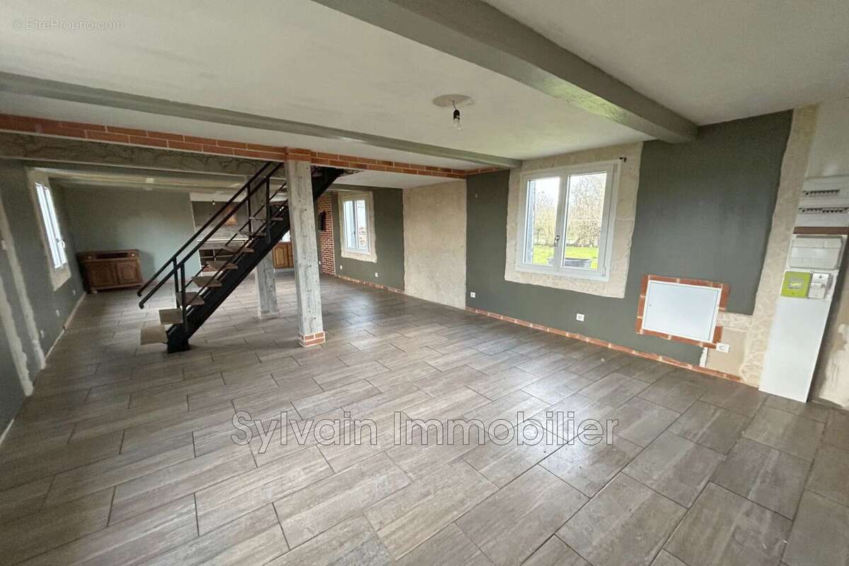 Maison à FEUQUIERES