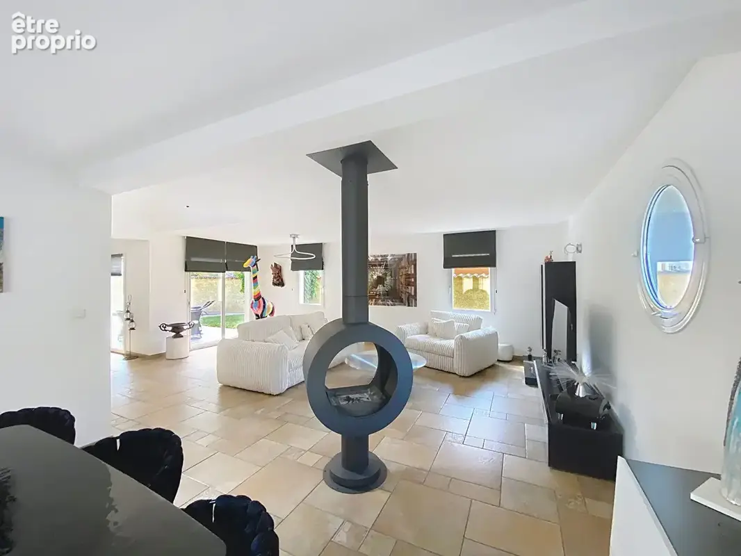Chassieu Villa 135m² habitables+piscine Terrain 645m² - photo 3