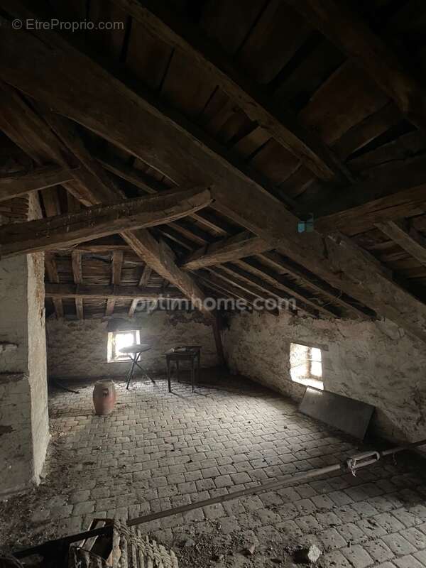 Maison à CHATEAUPONSAC