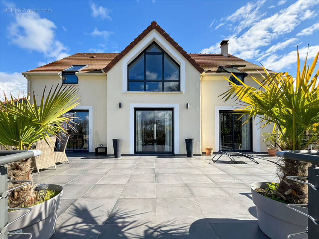 Maison à MENERVILLE