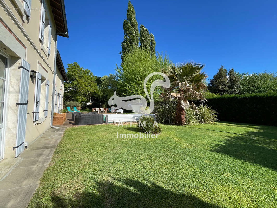 Mios, maison de caractère avec piscine et grand jardin - photo 4