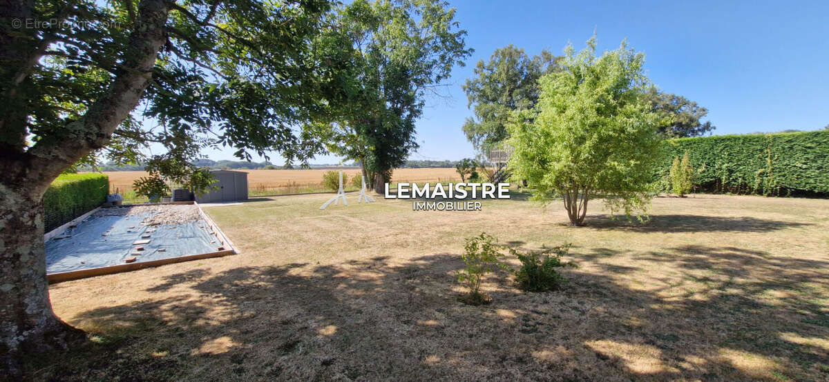 Maison à vendre - 217.98 m² - Saint-Pierre-en-Port - 6 chambres - Vue dégagée - Plage à pied - photo 20