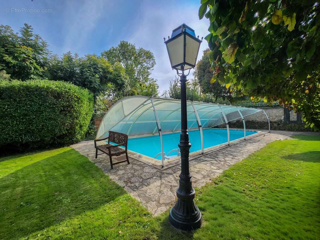 Maison à VIRY-CHATILLON