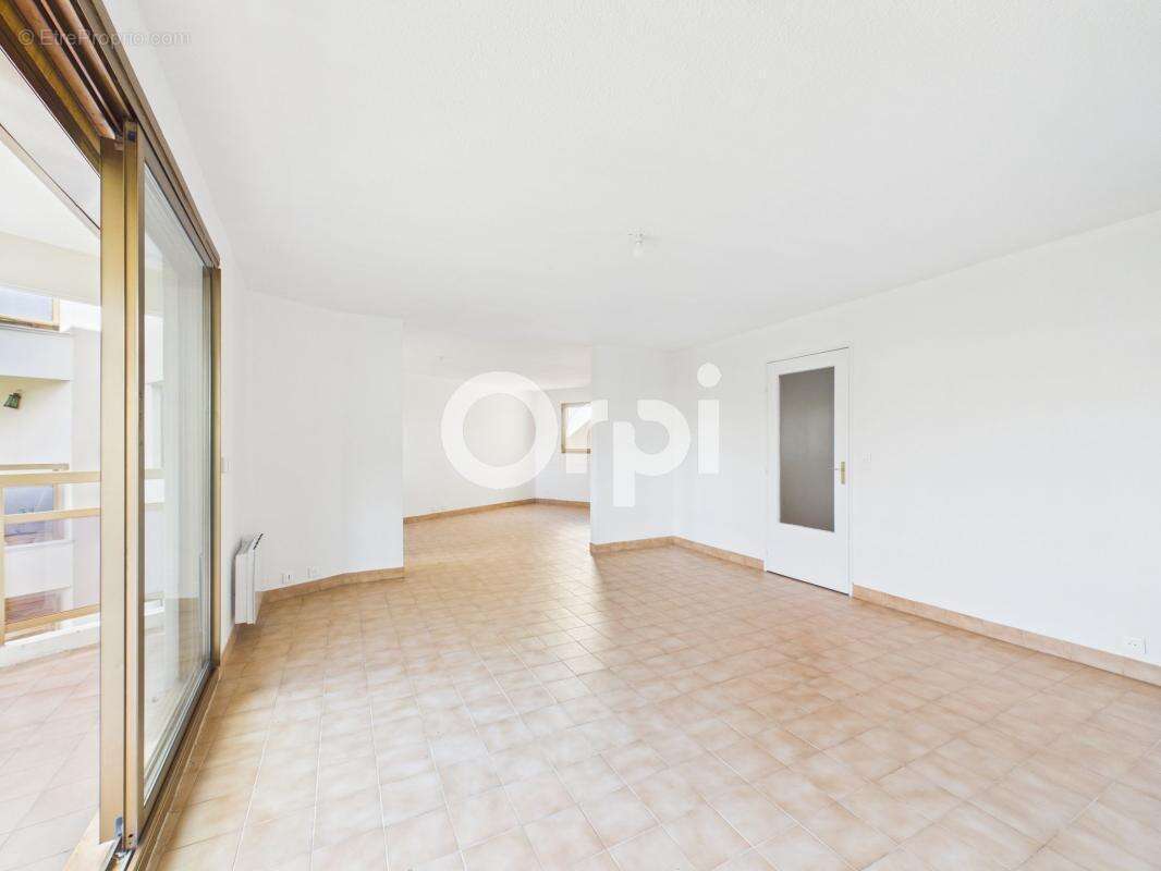 Appartement à MANDELIEU-LA-NAPOULE
