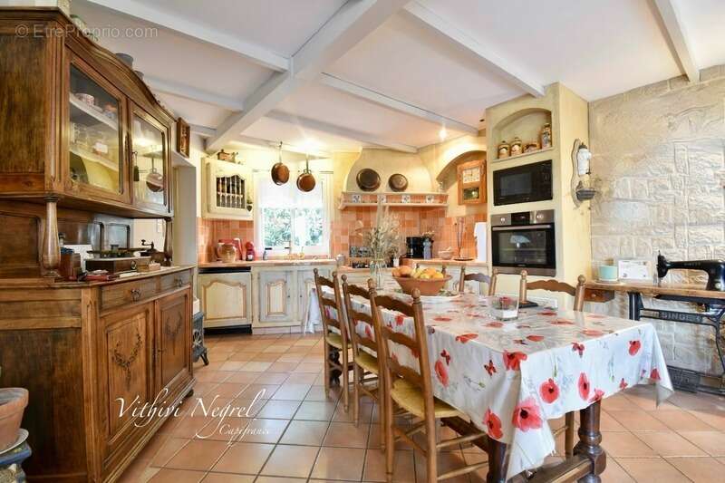 Maison à MOURIES