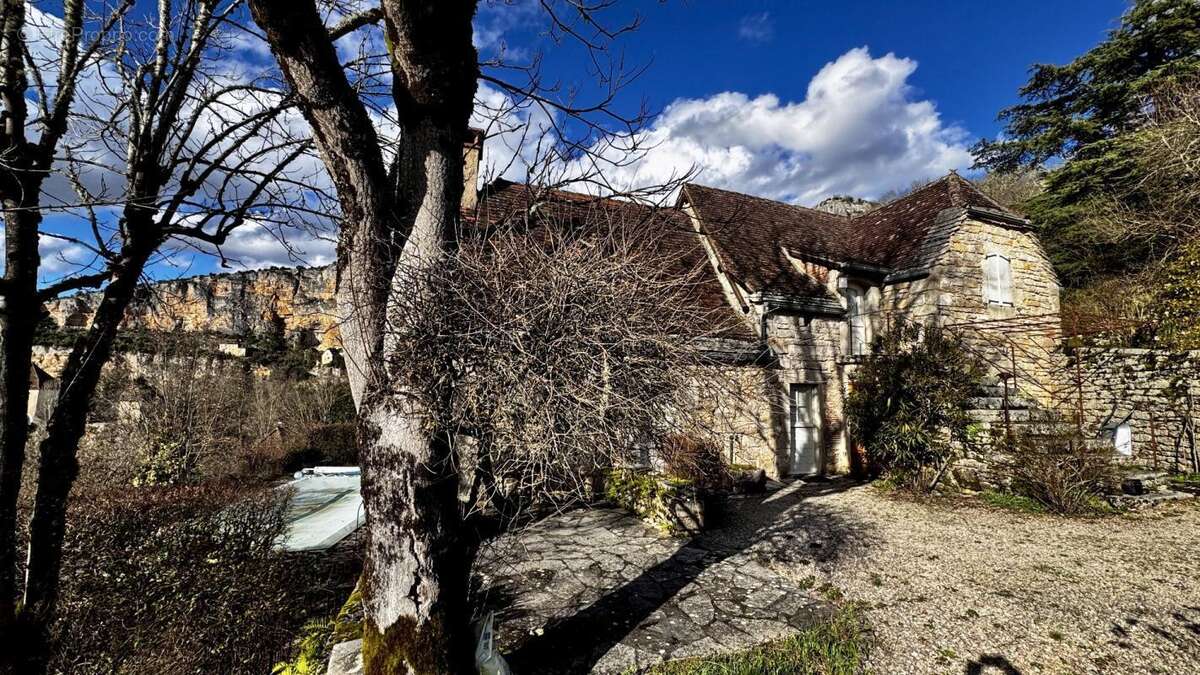 Maison à SAULIAC-SUR-CELE