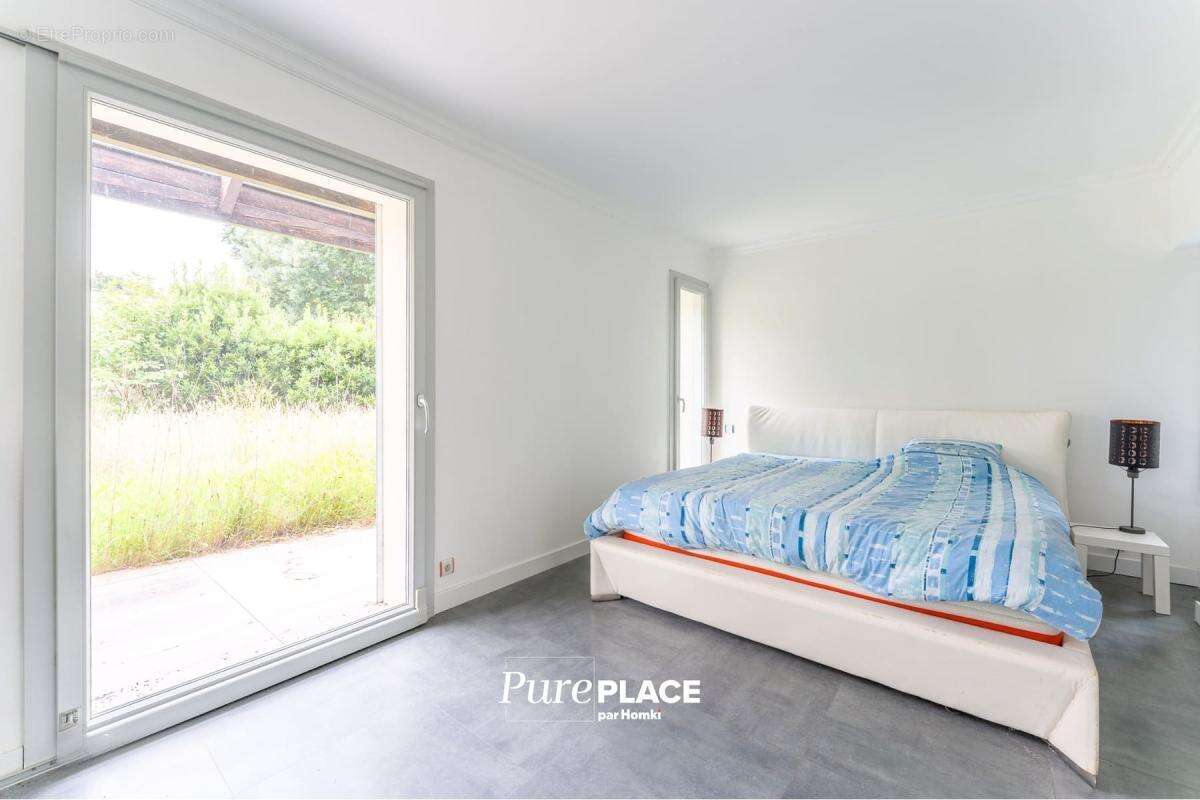 SAINTE-LUCE-SUR-LOIRE (44980) — Maison d'exception 282,50 m² SHAB — 6 chambres — Terrain 1 351 m² — DPE B — Géothermie - photo 13