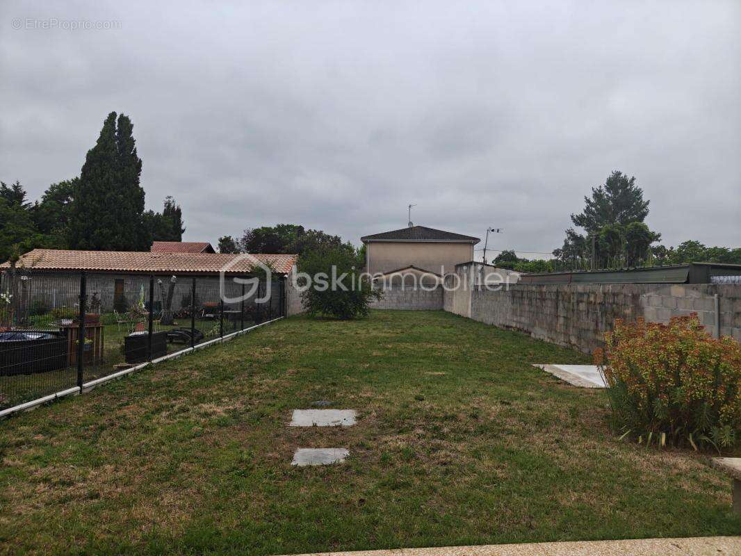 Maison à PAREMPUYRE
