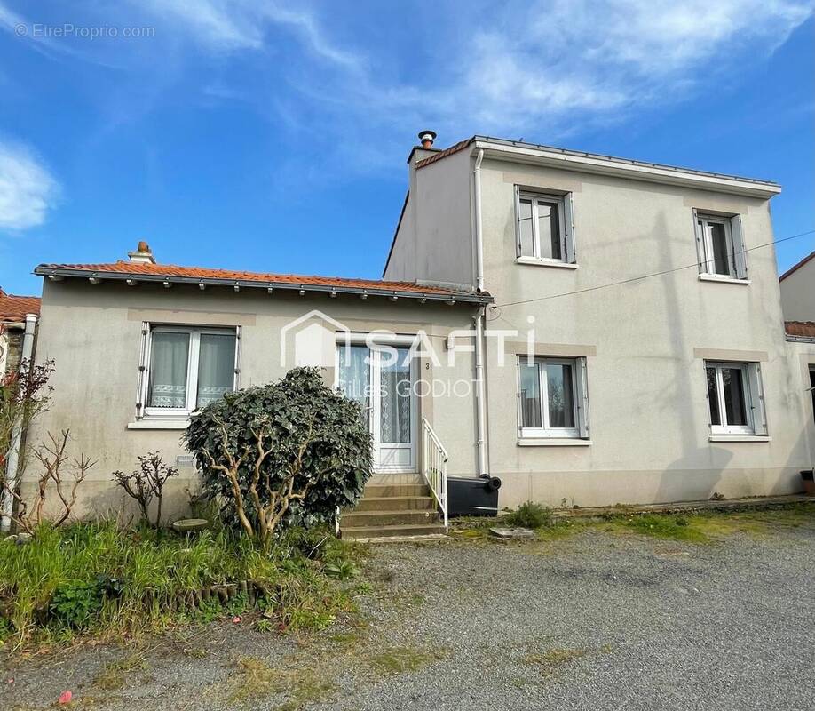 Photo 1 - Maison à LA HAIE-FOUASSIERE