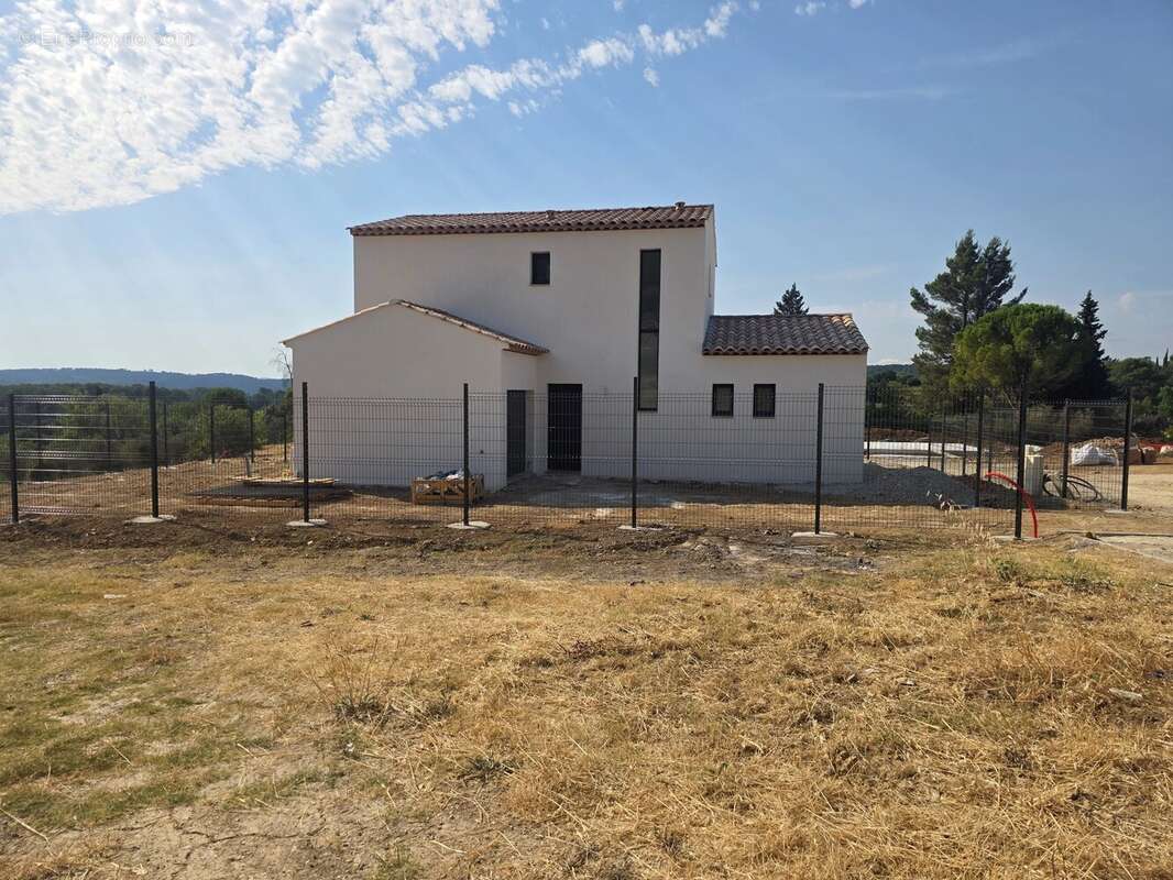 Maison à LORGUES