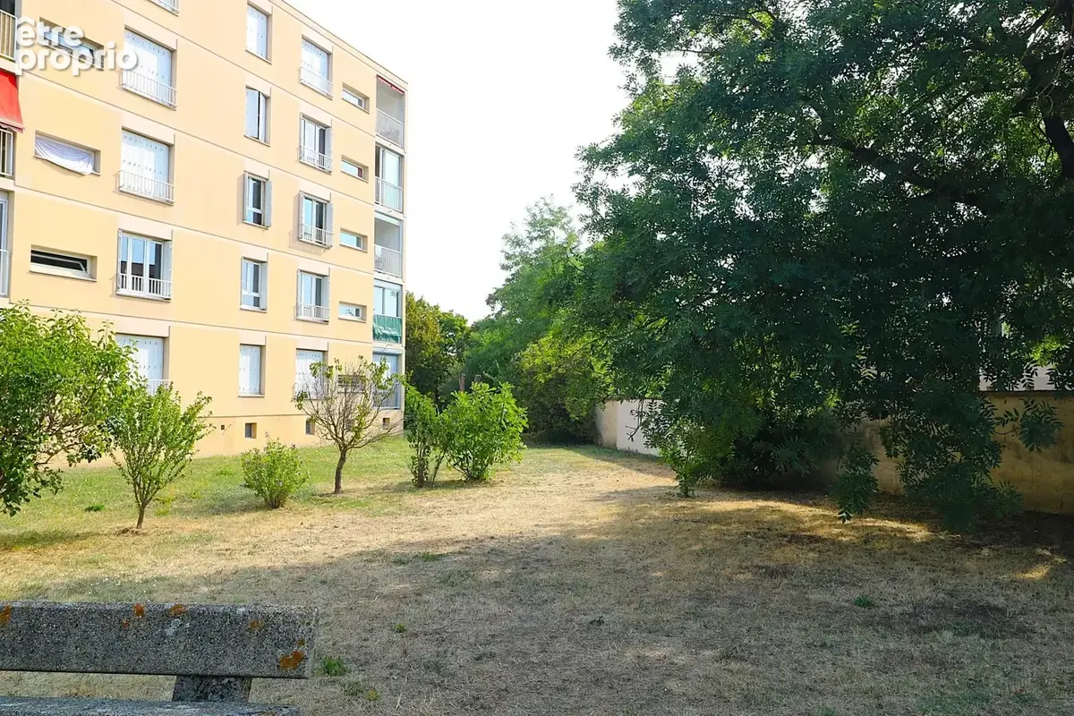 Appartement T4 de 90 m² avec terrasse + garage + cave - photo 11