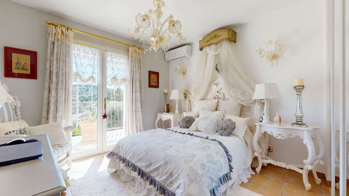 Maison à SAINT-RAPHAEL