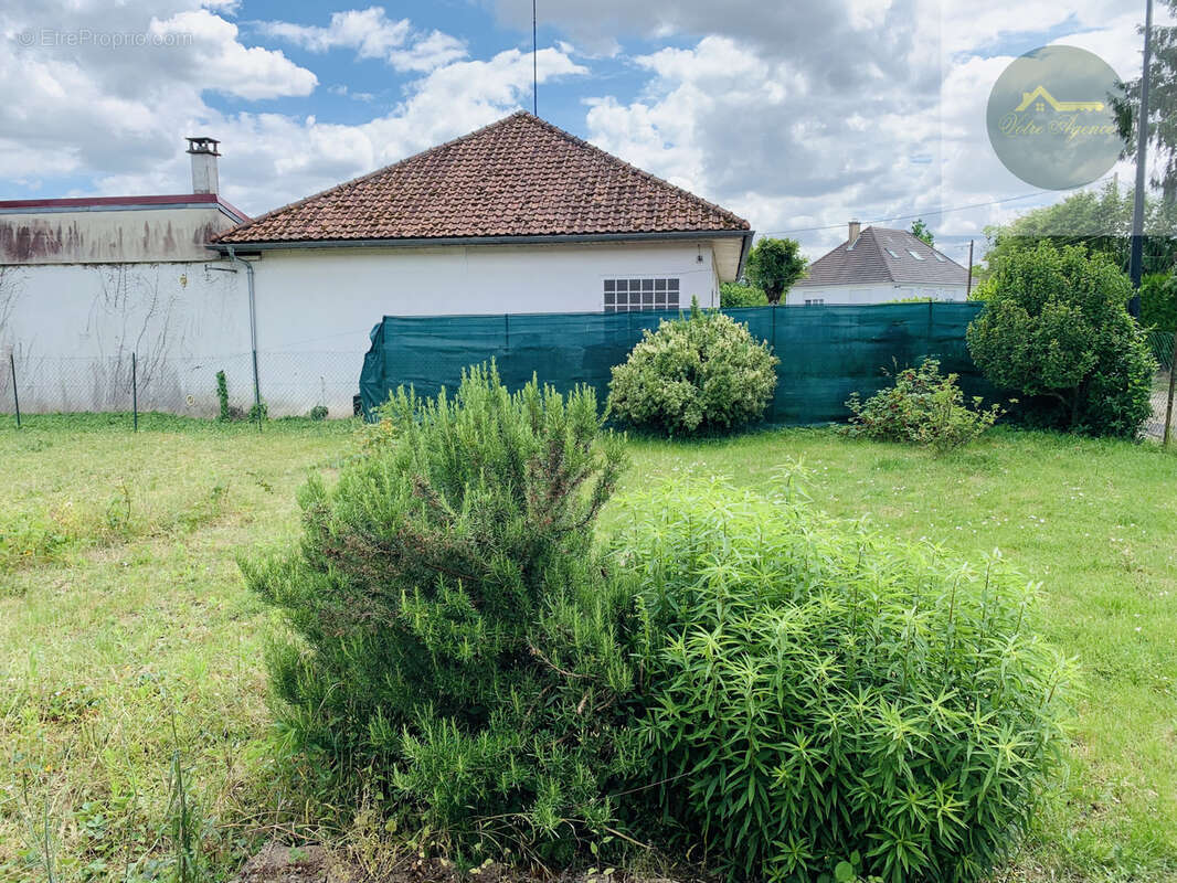 Maison à MONTACHER-VILLEGARDIN