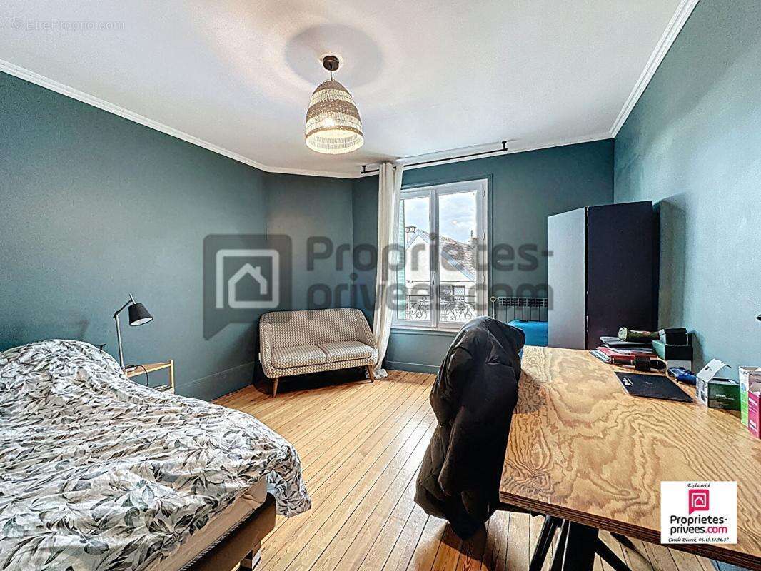 Maison à CRECY-LA-CHAPELLE