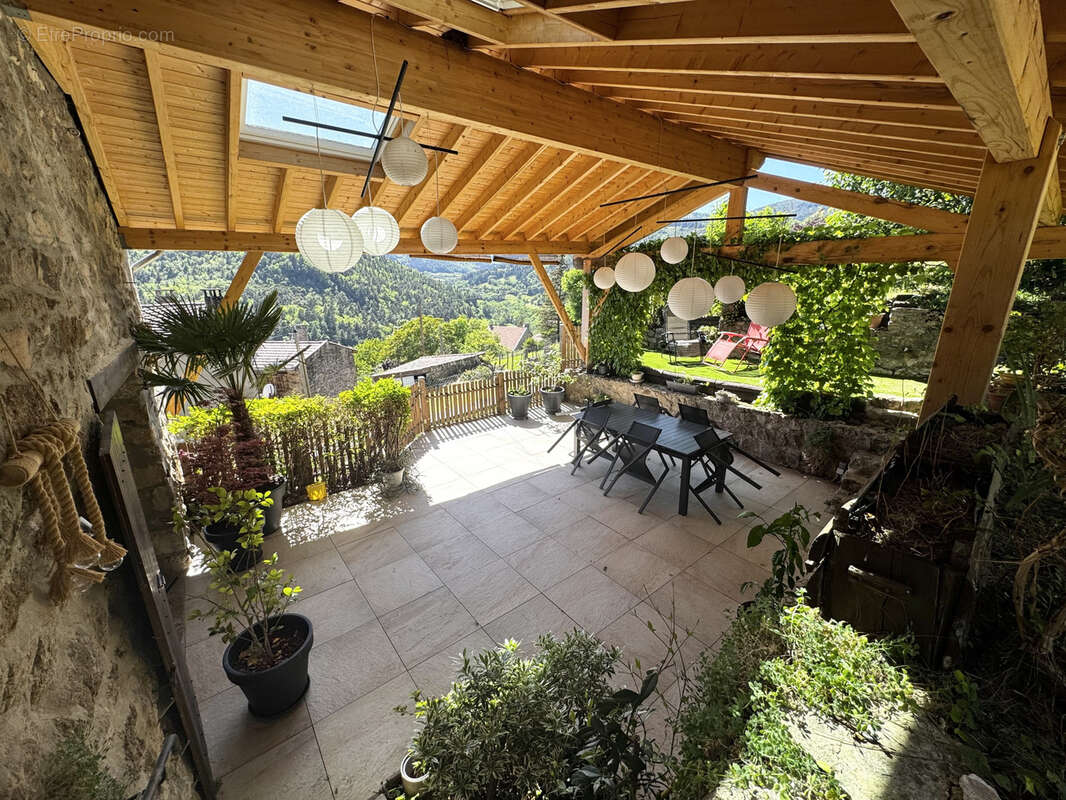 Maison à SATILLIEU