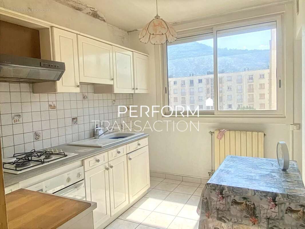 Appartement T3 59 m² à rénover – Eybens Victor Hugo - photo 3