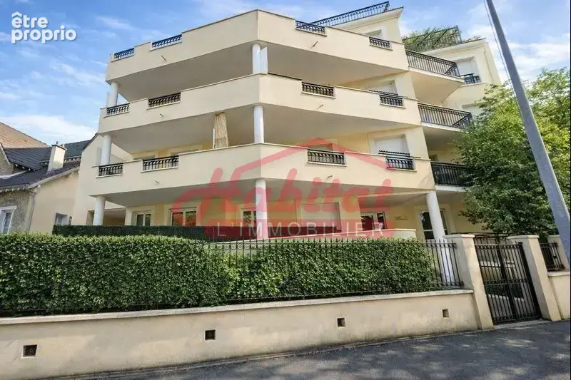 Chelles-coeur de ville - grand appartement 2 pieces avec terrasse et box - photo 1
