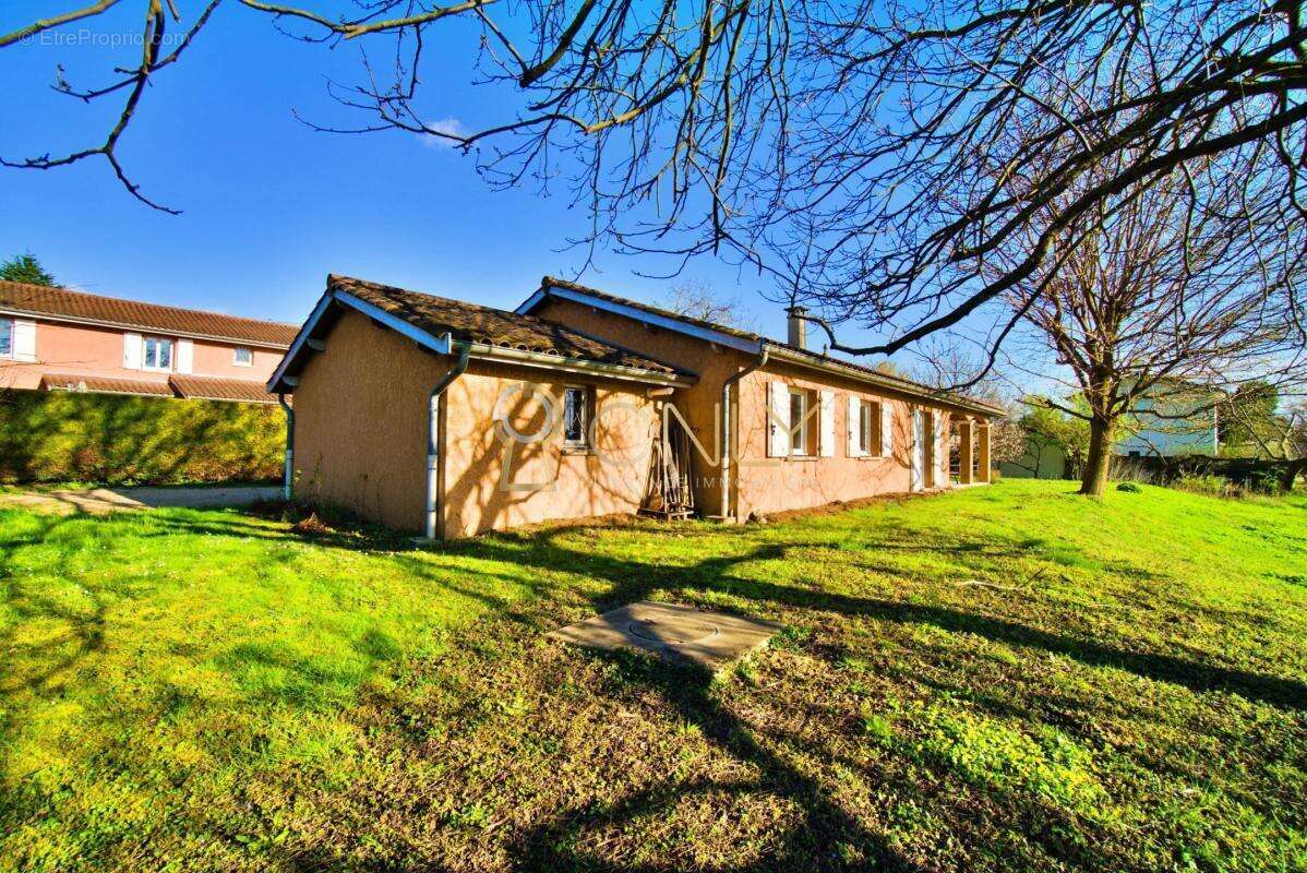 Maison à REYRIEUX