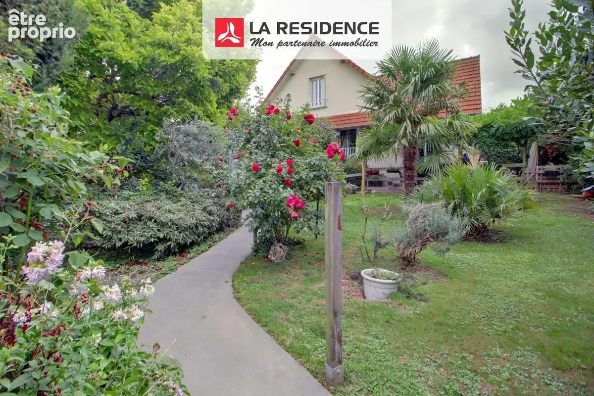 Photo Maison à Les Clayes-Sous-Bois au prix de 693 000€