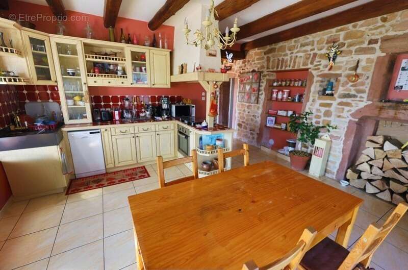 Maison à LA CHAPELLE-DEVANT-BRUYERES