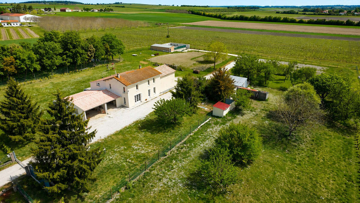 Maison à ALLAS-CHAMPAGNE