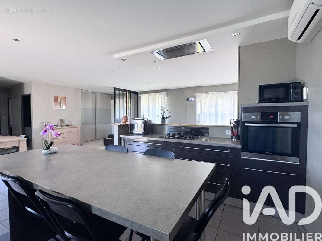 Maison 119 m² à Saint-Andre-De-Cubzac  - photo 6