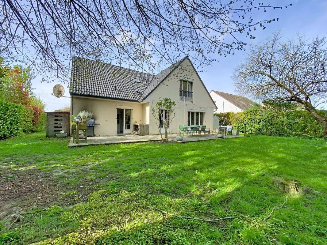 Maison à LA CHAPELLE-D'ARMENTIERES