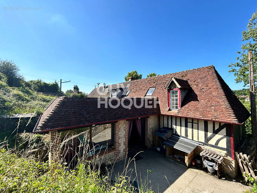 Maison à SAINT-MARTIN-DE-MAILLOC