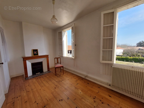 Maison à CHAMADELLE