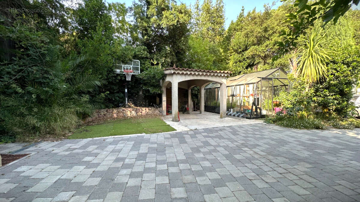 Maison à FREJUS