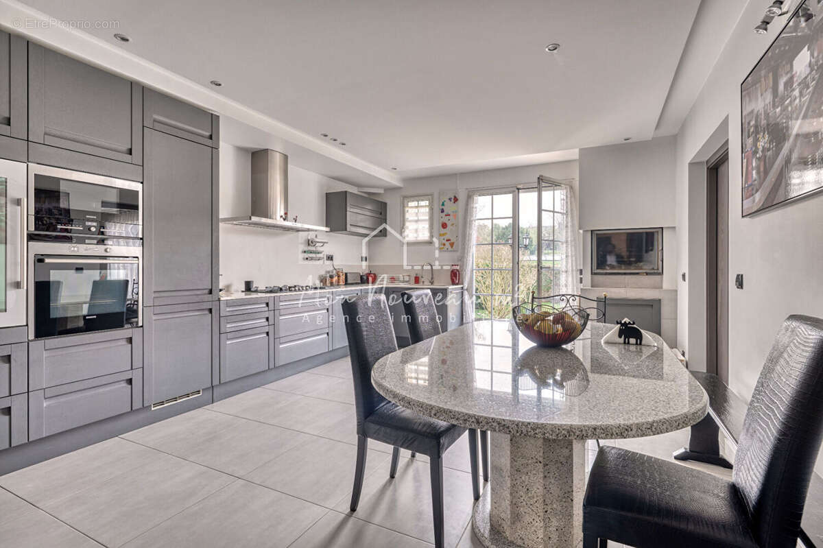 Maison à NOISY-LE-GRAND