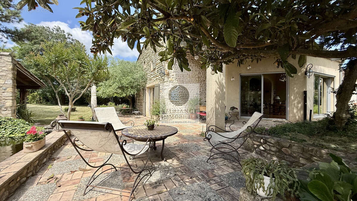 Maison à ETOILE-SUR-RHONE