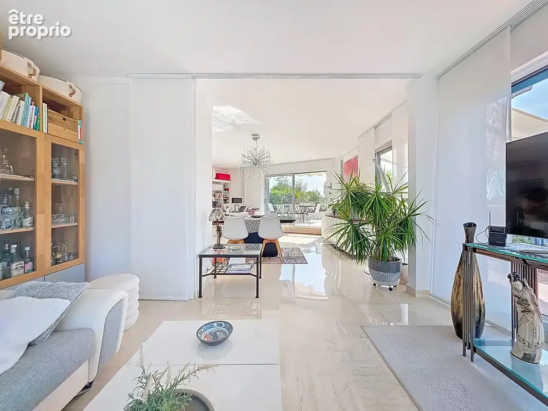 EXCEPTIONNEL : PENTHOUSE 110 m² avec 175 m² m² de terrasses - Vue mer - Double garage - photo 7