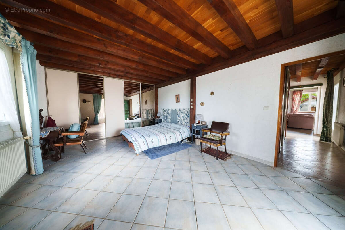 Maison 4 pièces 160 m² à vendre à Tronget (03240) - photo 6