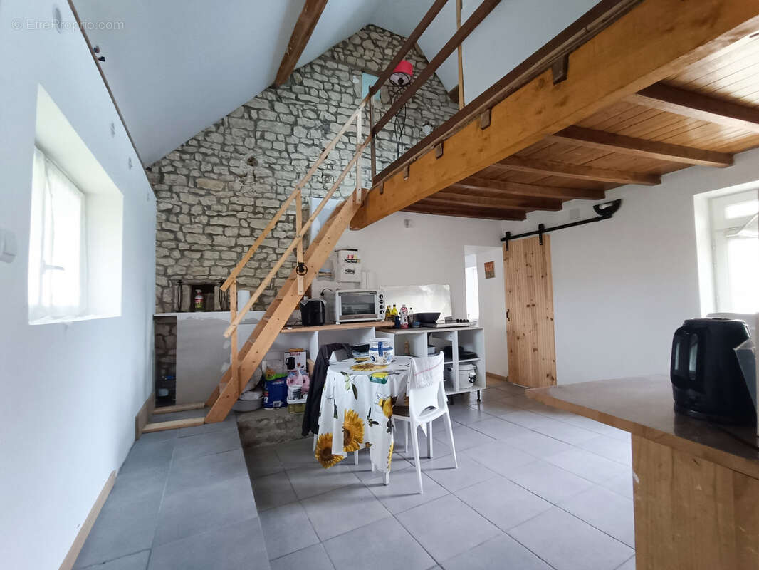 Maison à CHARENTONNAY