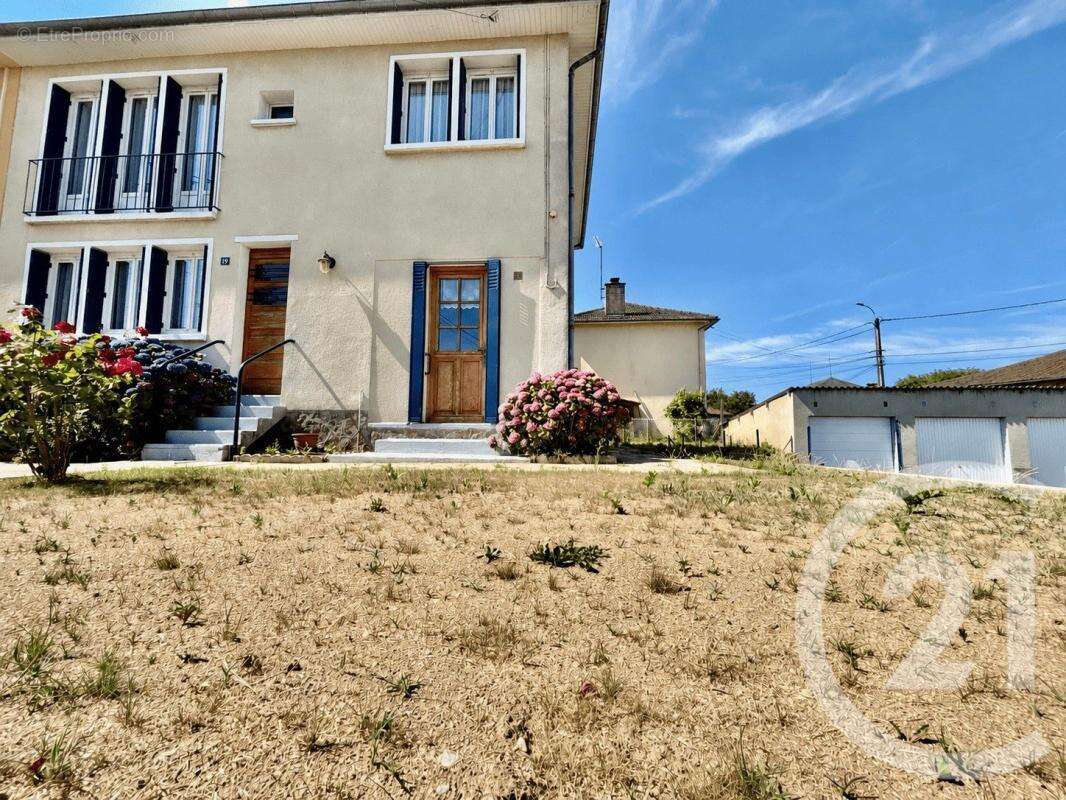 Maison 86 m² à Limoges  - photo 2