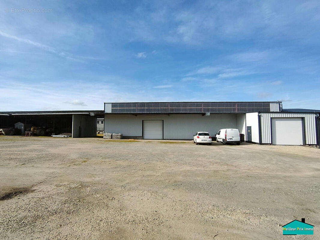 Commerce à SAINTE-PAZANNE