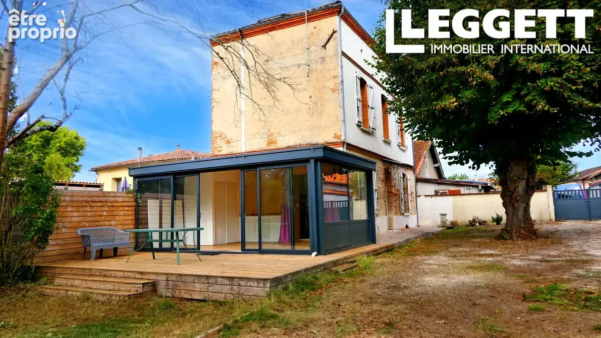 Charmante maison avec grand jardin privé,  2 782 m² terrain, piscine hors sol, véranda et terrasse et cave - photo 2