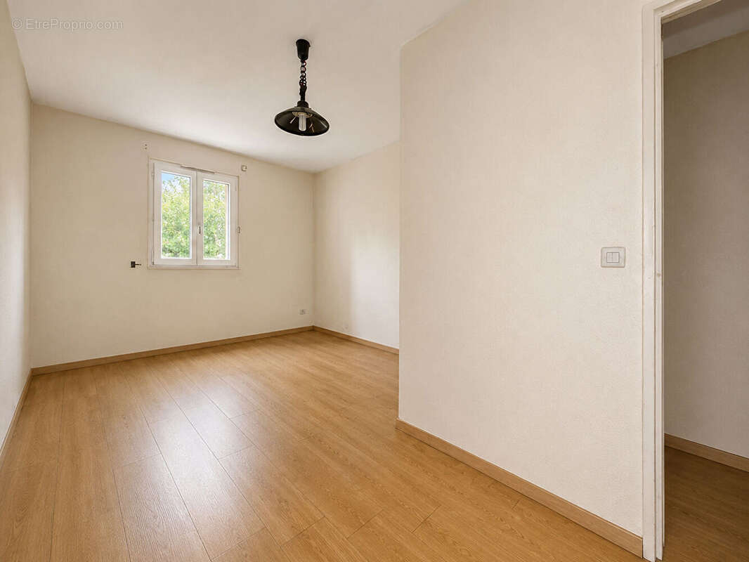 Appartement à LES MUREAUX